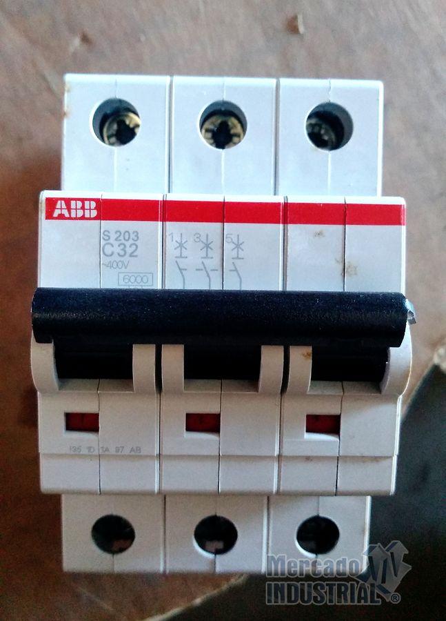 Interruptor automático 32 AMP 400V 3 polos modelo S203-C32 marca ABB - imagen 1