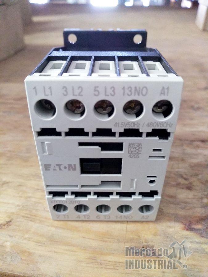 Contactor magnético 12 Amp 3 Polos XTCE012B10C marca Eaton - imagen 1