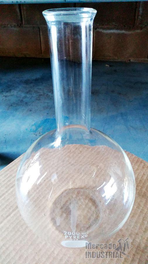 Matraz balón de vidrio 2000 ml marca Pyrex - imagen 1