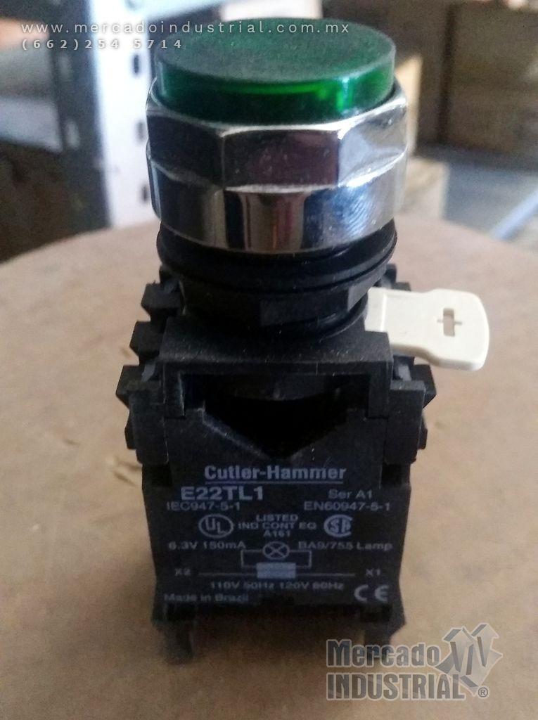 Botón operador iluminado 120V modelo E22T3TL1 marca Cutler Hammer - imagen 1