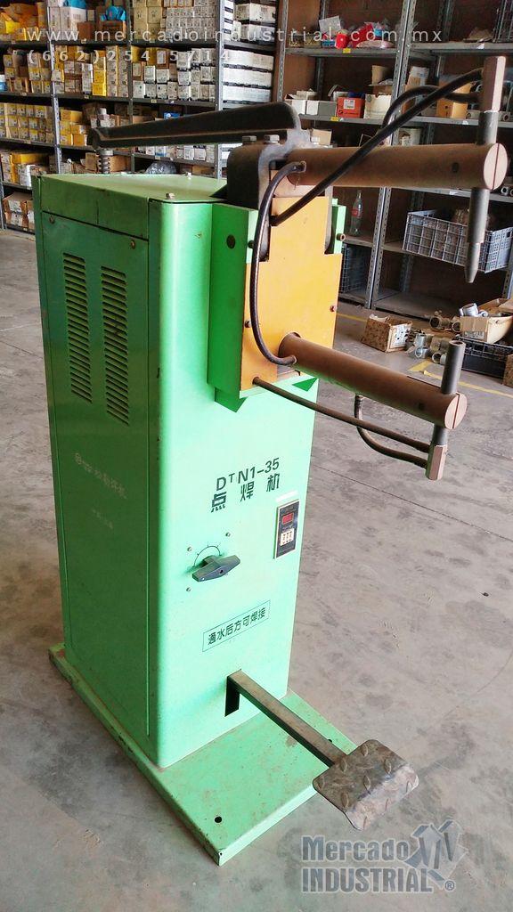 Máquina soldadora de puntos Cat. No. DTN1-35 marca Sonle - imagen 1