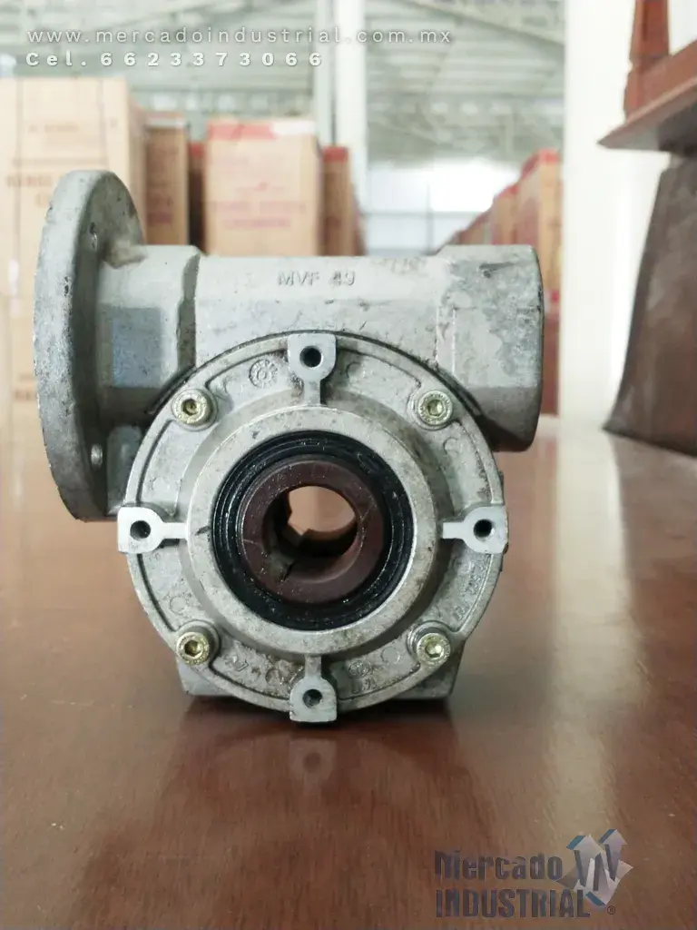 Reductor de velocidad de tornillo sin fin 1/18 tipo VF 49P marca Bonfiglioli - imagen 1