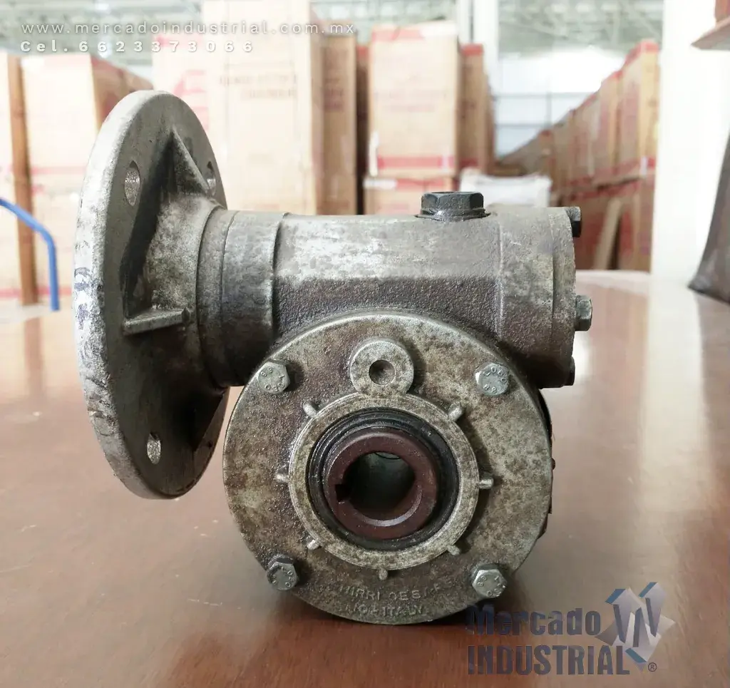 Reductor de velocidad de tornillo sin fin RAP 1:80 tipo MVR10 F2 marca Ghirri Motoriduttori - imagen 1