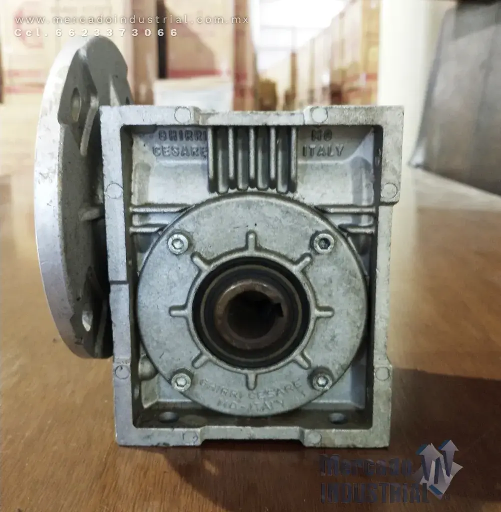 Reductor de velocidad de tornillo sin fin RAP 1/15 modelo MVQ05 marca Ghirri Motoriduttori - imagen 1