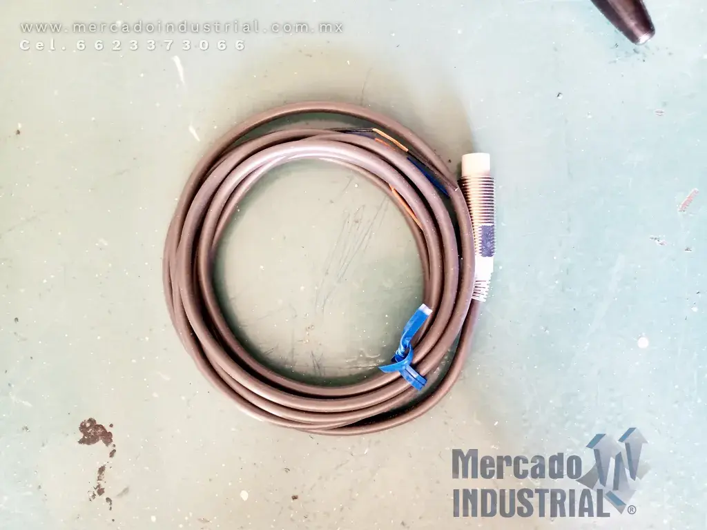Sensor de proximidad E2E-X5ME1 marca OMRON - imagen 1