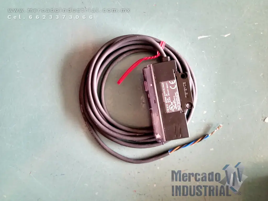 Amplificador de fibra FS-V11 marca Keyence - imagen 1