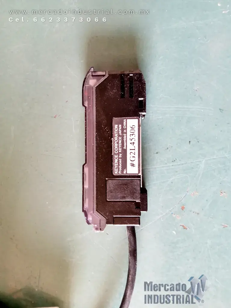 Amplificador de fibra FS-V31 marca Keyence - imagen 1