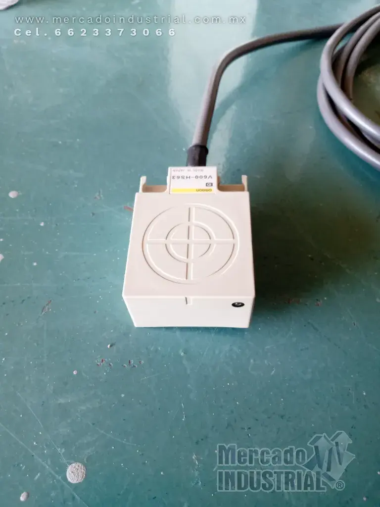 Sensor 530 kHz modelo V600-HS63 marca Omron - imagen 1
