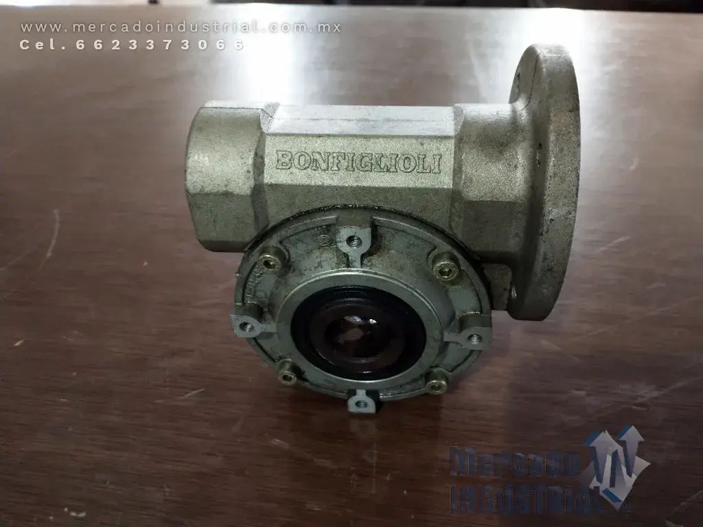 Reductor de velocidad de tornillo sin fin ratio 1:18 tipo VF 49P marca Bonfiglioli - imagen 1