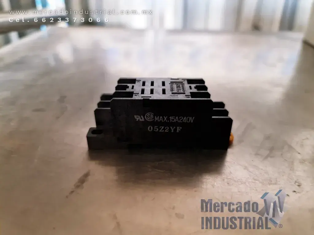 Relé PTF-08A marca OMRON - imagen 1