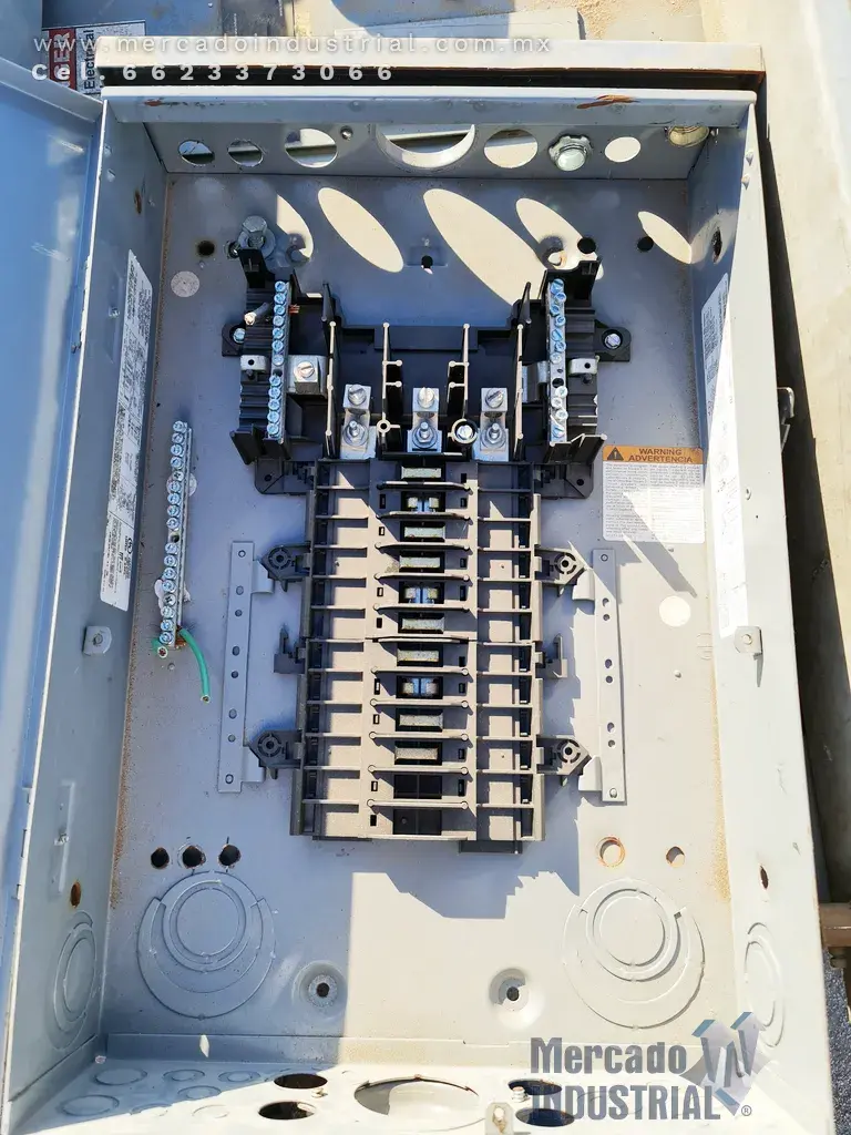 Centro de carga 22 x 15 in 220 V marca Square D - imagen 1