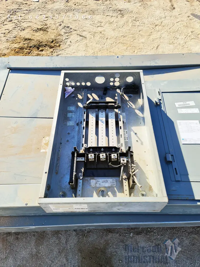 Centro de carga 32 x 20 in 220/127 V Square D - imagen 1