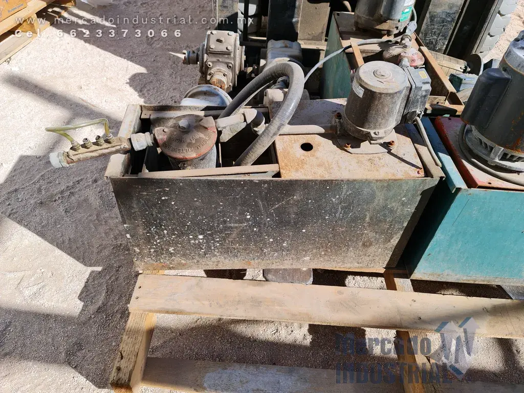 Bomba hidráulica 1/8 HP 230 V - imagen 1
