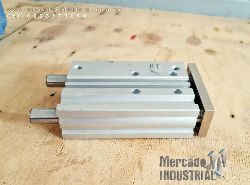 Pistón cilíndrico de guía compacta 145 PSI 100 mm modelo MGPM25-100 marca SMC - imagen 1