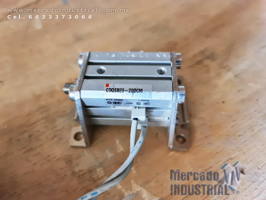 Pistón compacto 145 PSI 20 mm modelo CDQSB20-20DCM marca SMC - imagen 1