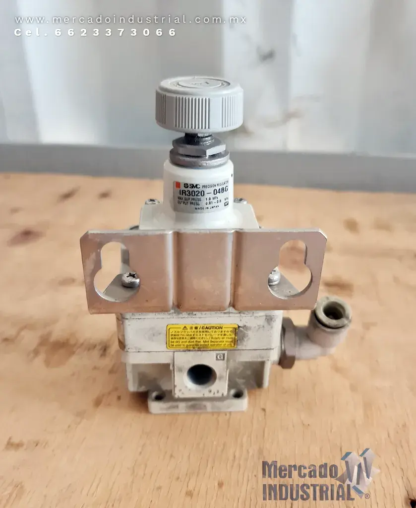 Regulador de presión 145 PSI marca SMC modelo IR3020-04BG - imagen 1