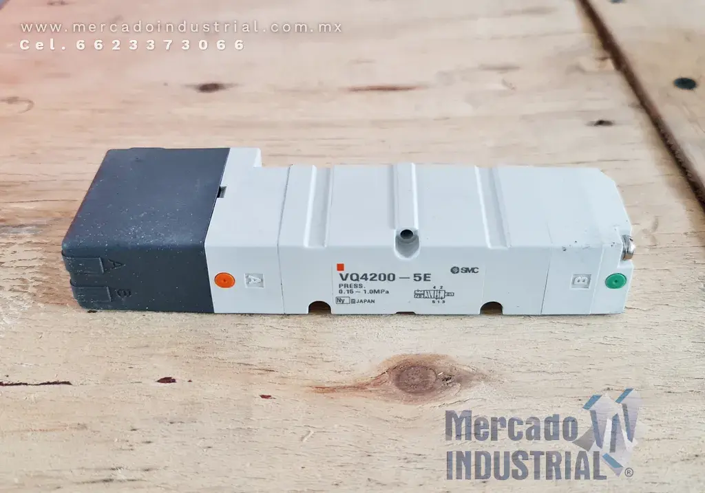 Válvula solenoide 21~101 PSI modelo VQ4200-5E marca SMC - imagen 1