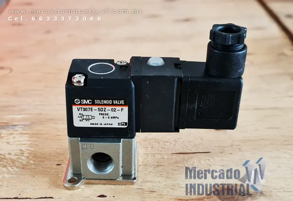 Válvula solenoide 130 PSI modelo VT307E-5DZ-02-F marca SMC - imagen 1