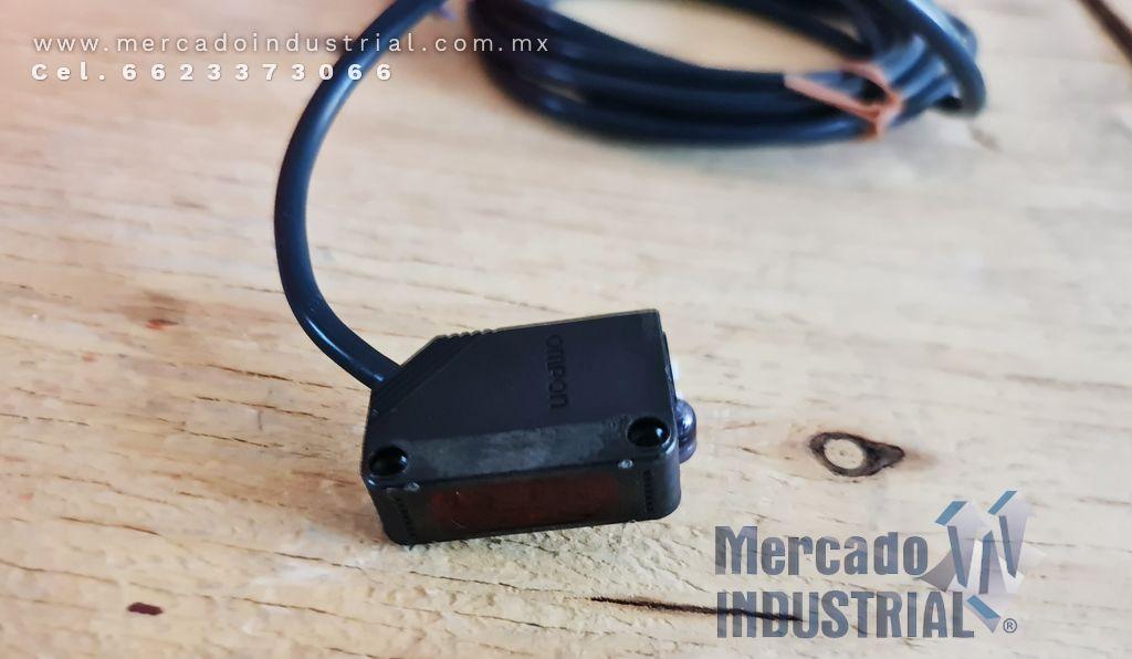 Sensor de luz marca SMC modelo E3Z-D61 - imagen 1