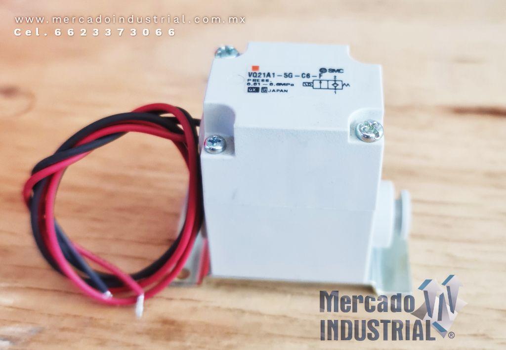 Válvula solenoide 14~87 PSI modelo VQ21A1-5G-C6-F marca SMC - imagen 1