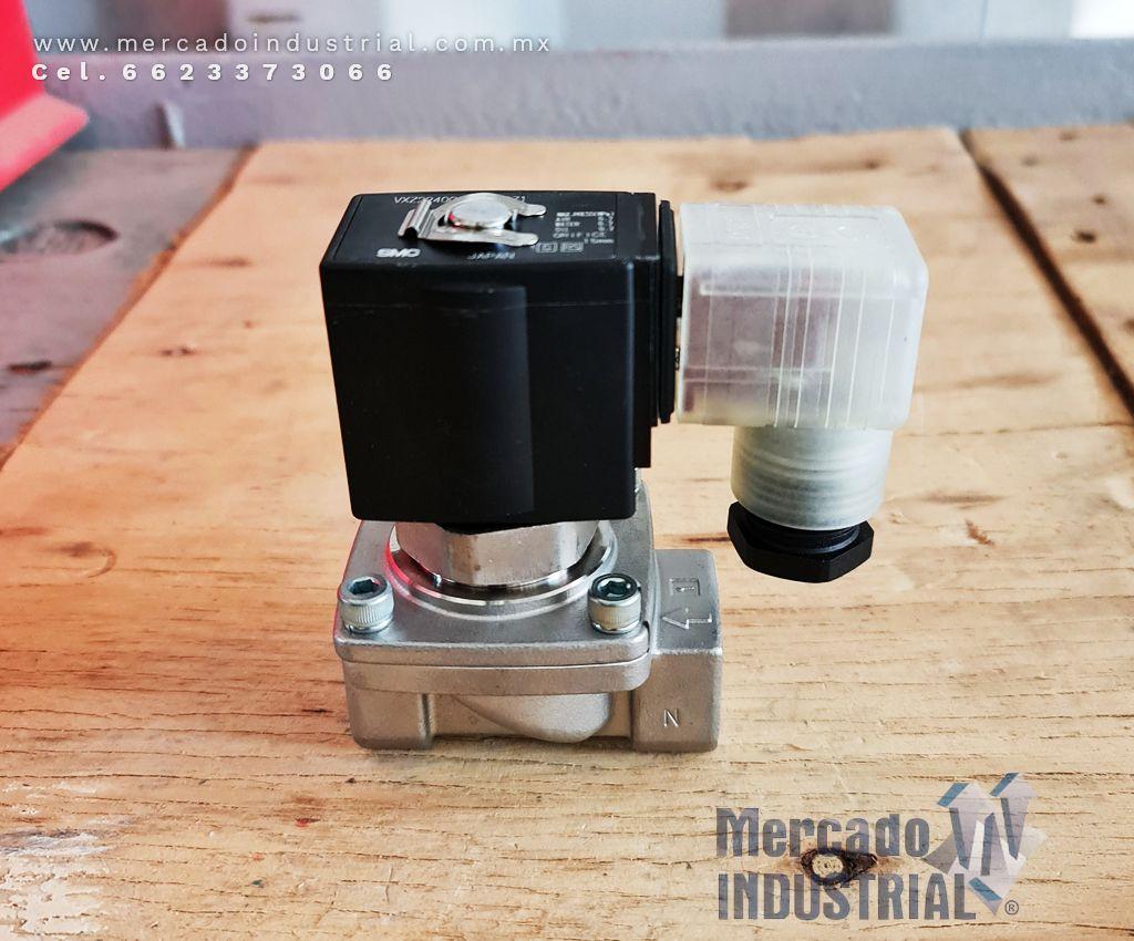 Válvula solenoide 101 PSI modelo VXZ2240G-04N-5DZ1 marca SMC - imagen 1