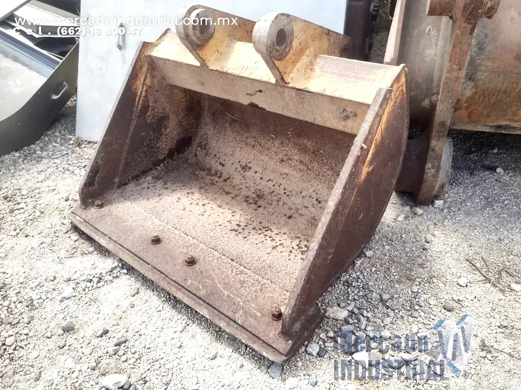 Bote para retroexcavadora marca GANNON - imagen 1
