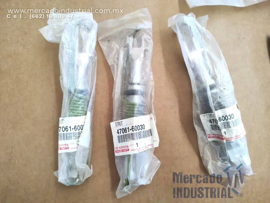 Juego de puntales modelo 47061-60030 marca TOYOTA - imagen 1