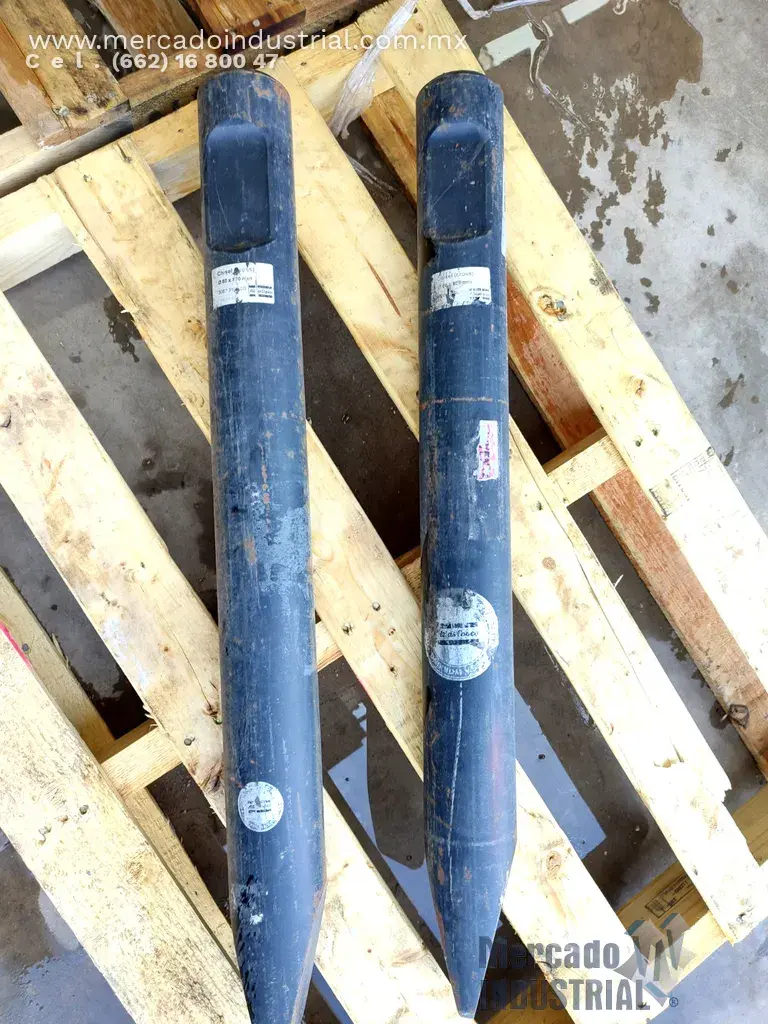CHISEL (CROSS) ø80 X 800 mm marca ATLAS COPCO para martillo excavadora - imagen 1