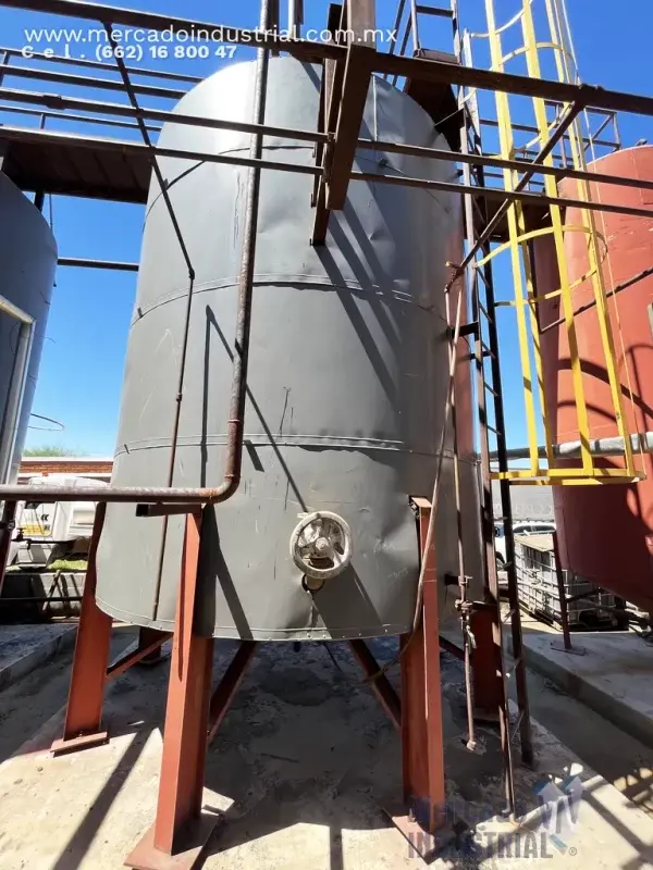 Tanque cilíndrico vertical de acero al carbón de 29.49 m3 - imagen 1