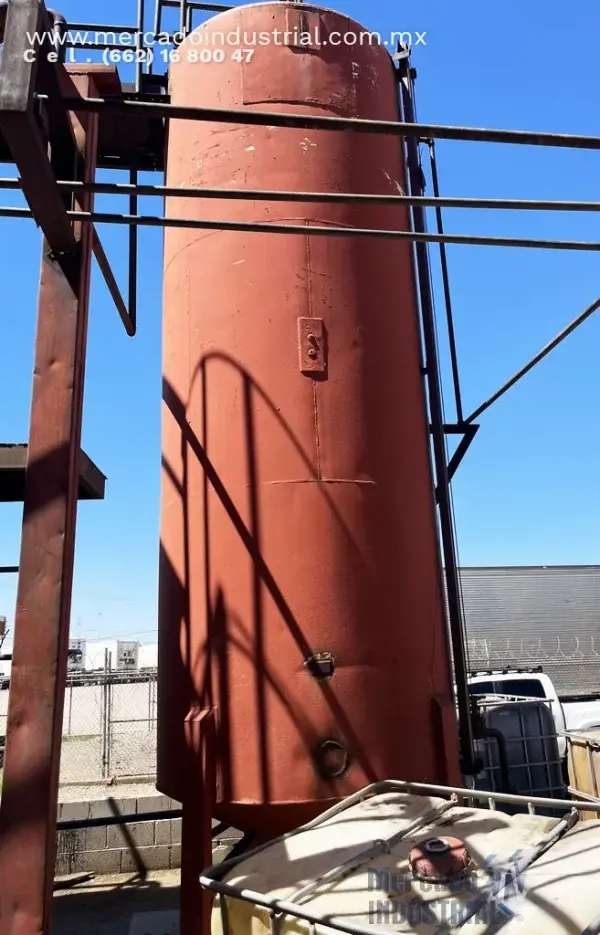 Tanque cilíndrico vertical de acero al carbón de 10.35 m3 - imagen 1