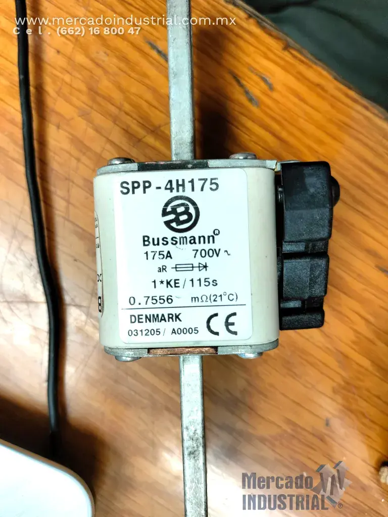 Fusible semiconductor 175 AMP 700V 0.7556mΩ modelo SPP-4H175 marca Bussmann - imagen 1