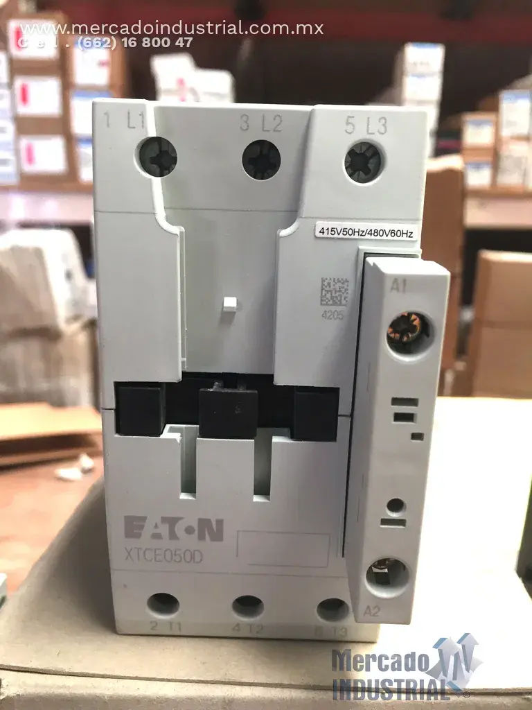 Contactor 3 polos 50 AMP modelo XTCE050D00E marca EATON - imagen 1