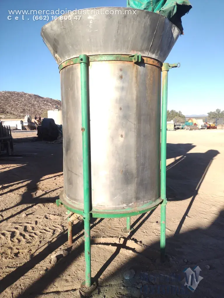 Tanque vertical de 1000 litros - imagen 1