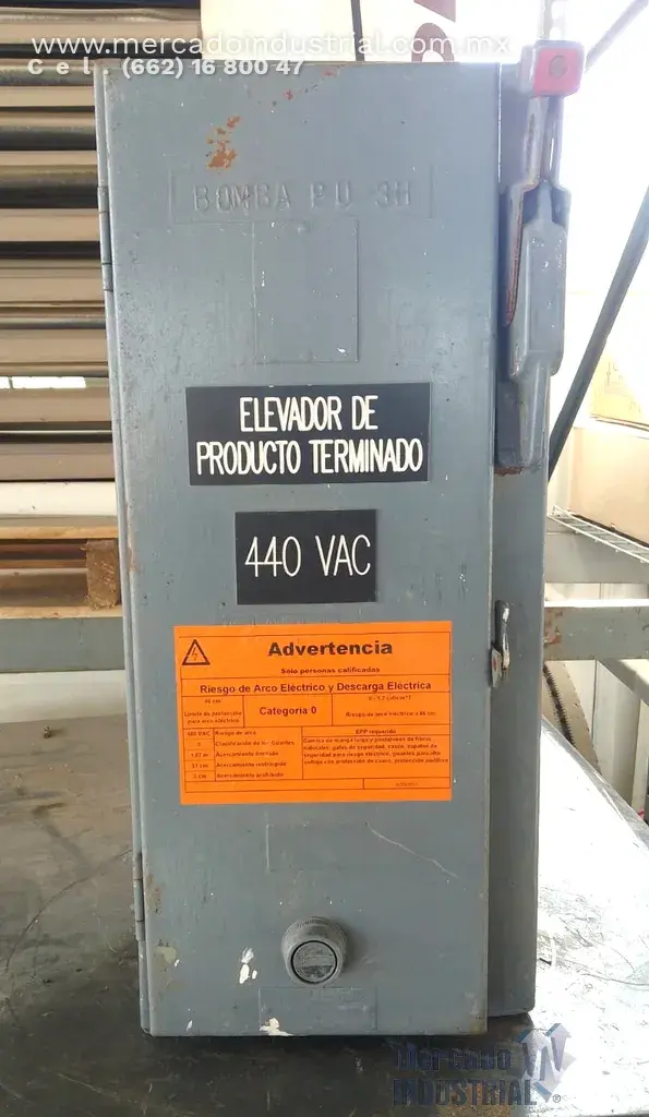 Tablero de control 440 VAC con interruptor de 15 AMP marca Square D - imagen 1