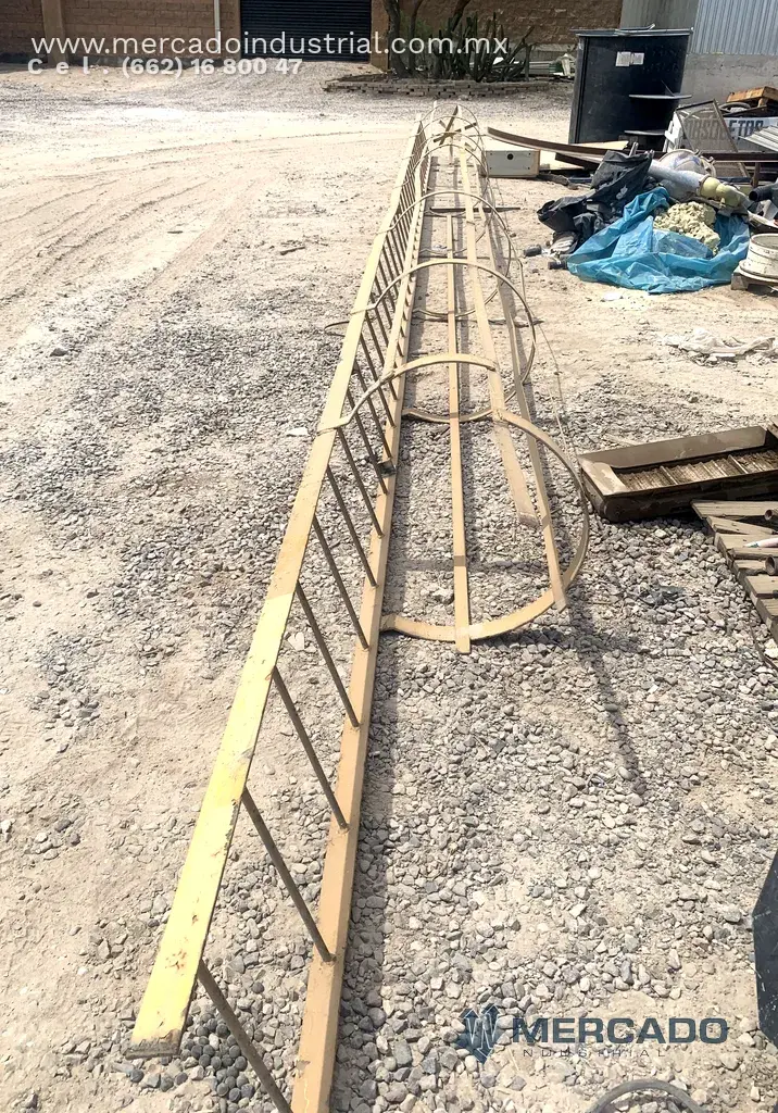 Escalera de seguridad de 0.48 m x 11.64 m de largo - imagen 1