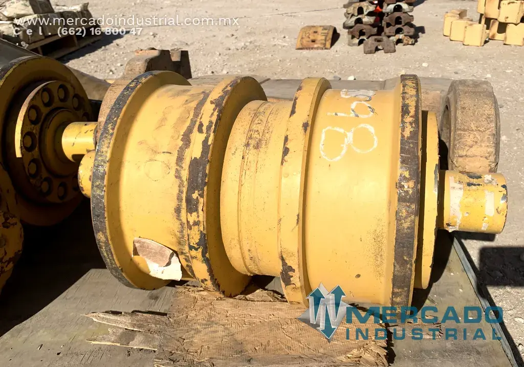 Komatsu 195-30-01422 TRACK ROLLER (D375A-5) - imagen 1