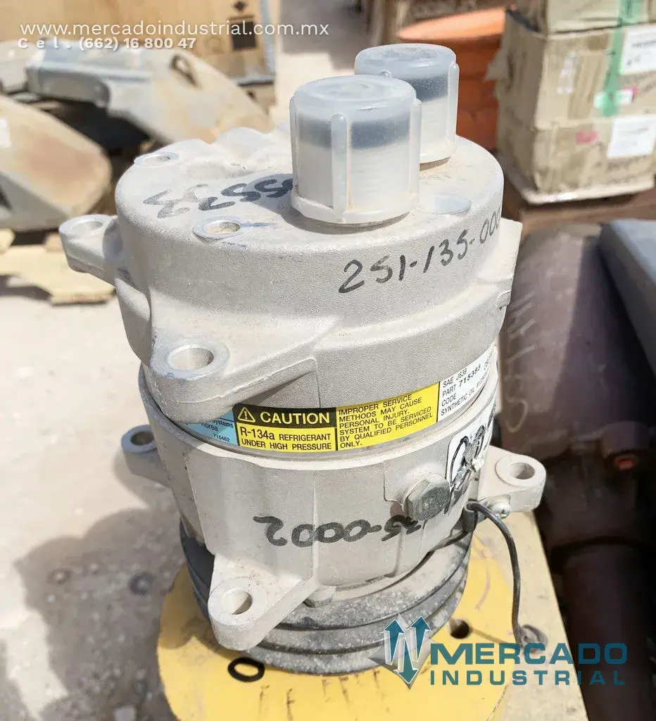 Komatsu 2938-07-1260 A/C Compressor (WB146-5) - imagen 1