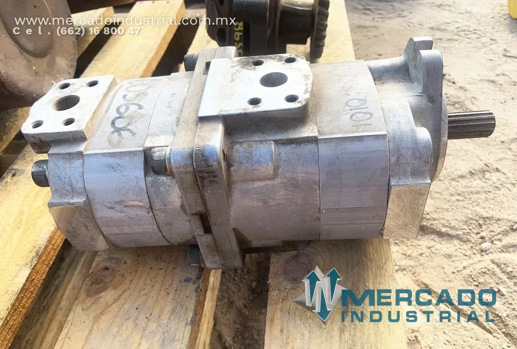 Komatsu 705-51-12090 PUMP (WA600-6) - imagen 1
