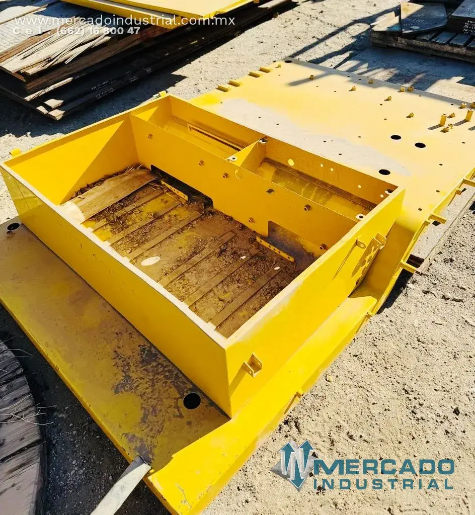 Komatsu 561-85-61140 PLATAFORM R.H. (HD785-5) - imagen 1