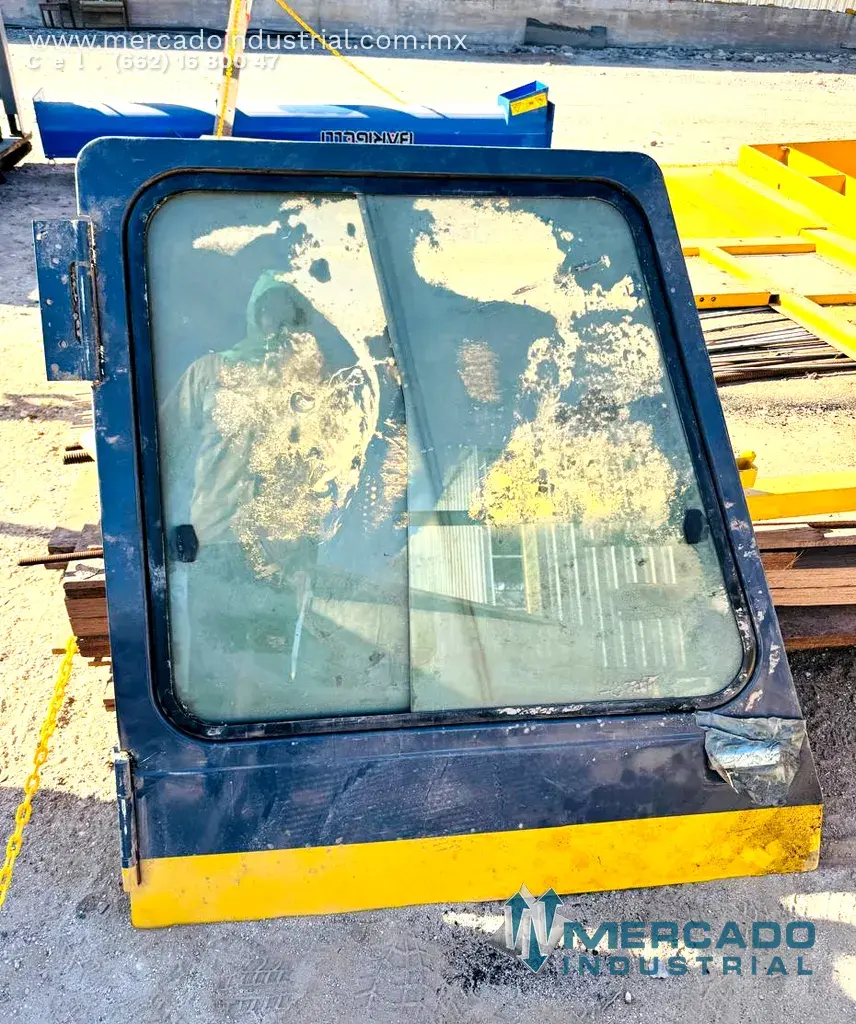 Komatsu 561-54-62303 DOOR ASSY (HD785-5) - imagen 1