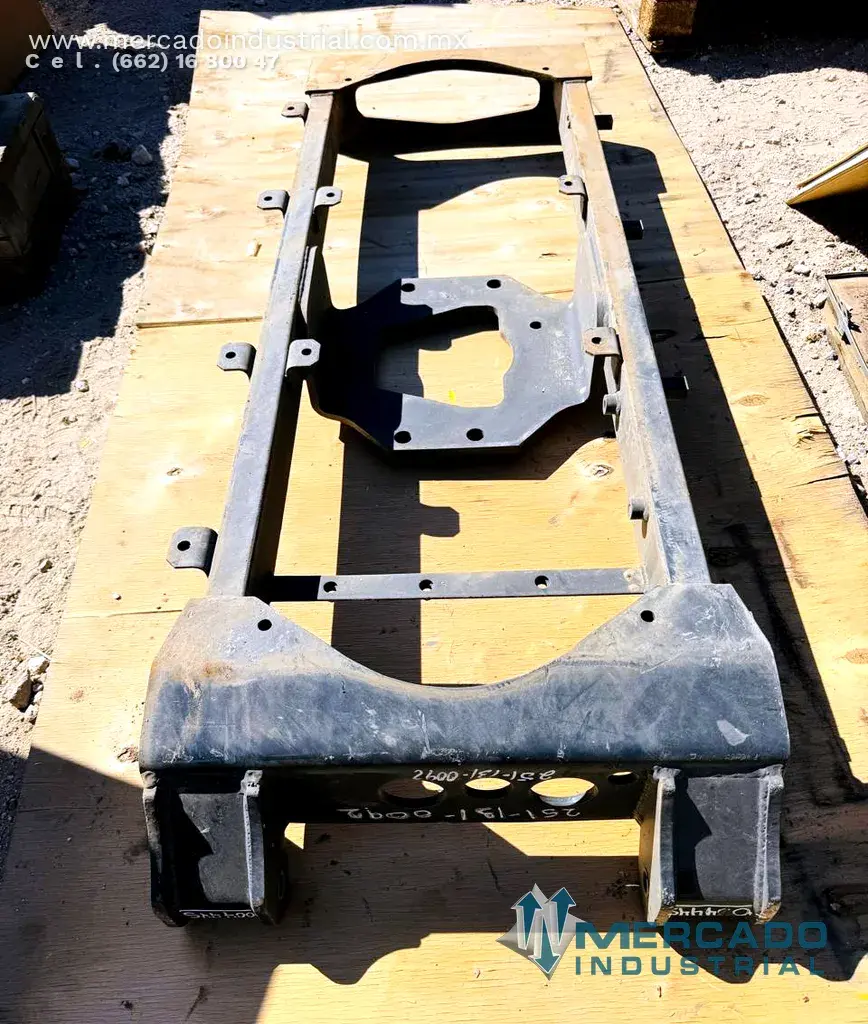 Komatsu 426-03-33632 SUPPORT ASSEMBLY (WA600-6) - imagen 1