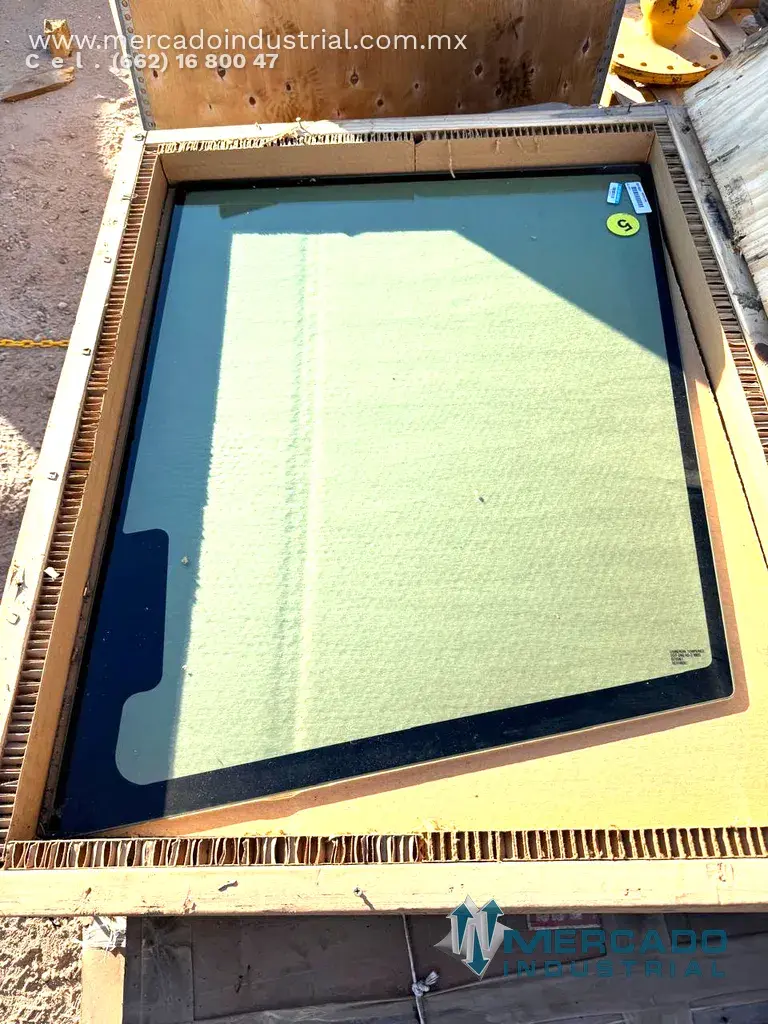 Komatsu 52318557 WINDOW DOOR - imagen 1