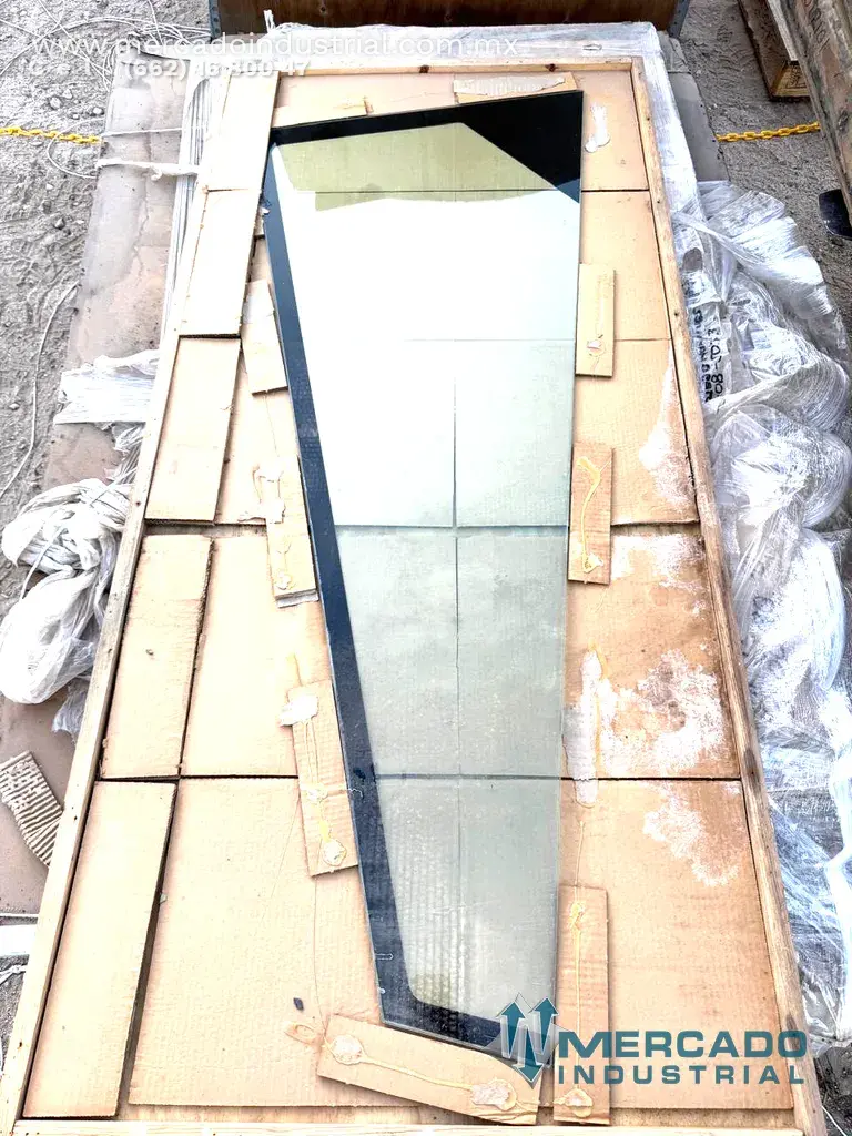 Komatsu 426-926-3550 GLASS (WA600-6) - imagen 1