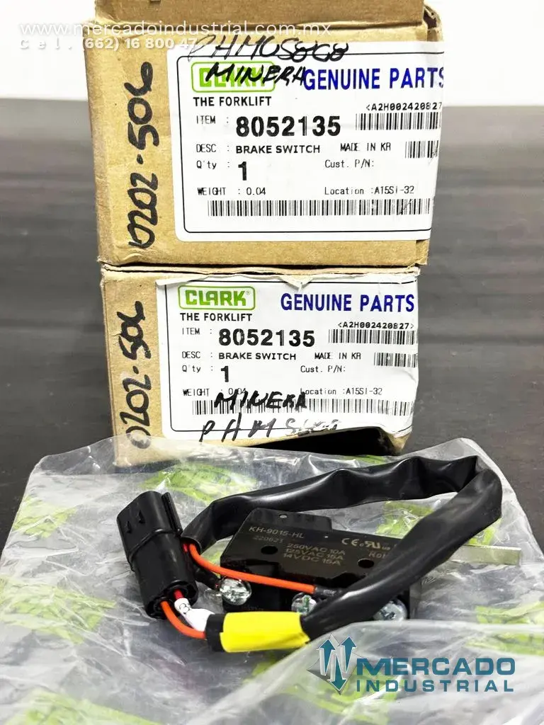 Brake switch 14VDC 15A modelo KH-9015-HL marca Clark - imagen 1