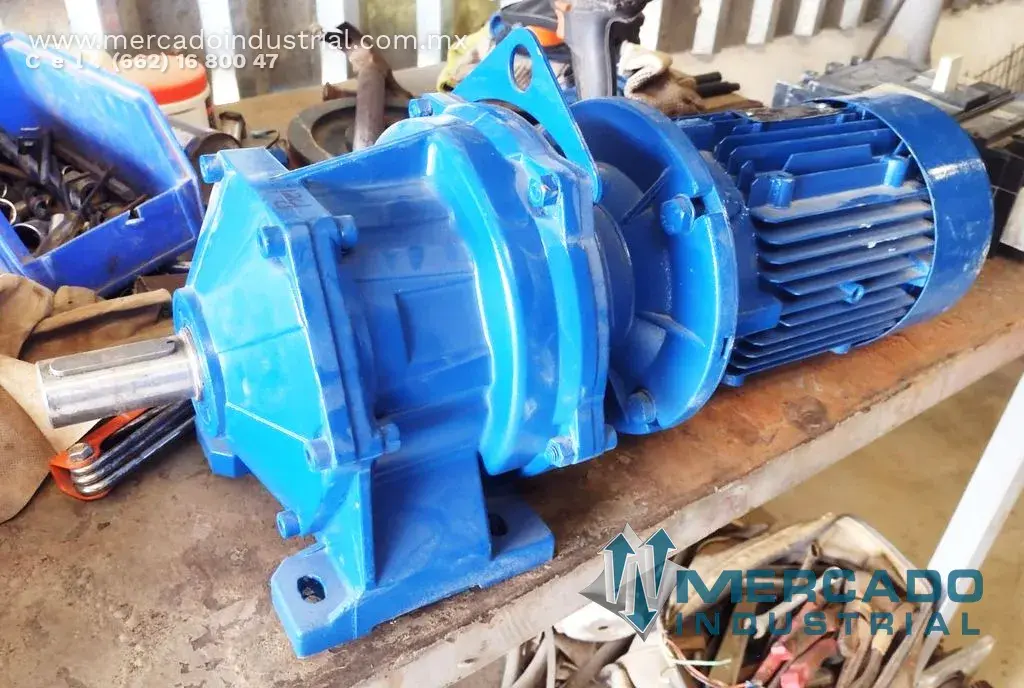 Motorreductor 1.8/2.1 KW relación 11:1 marca Motovario - imagen 1