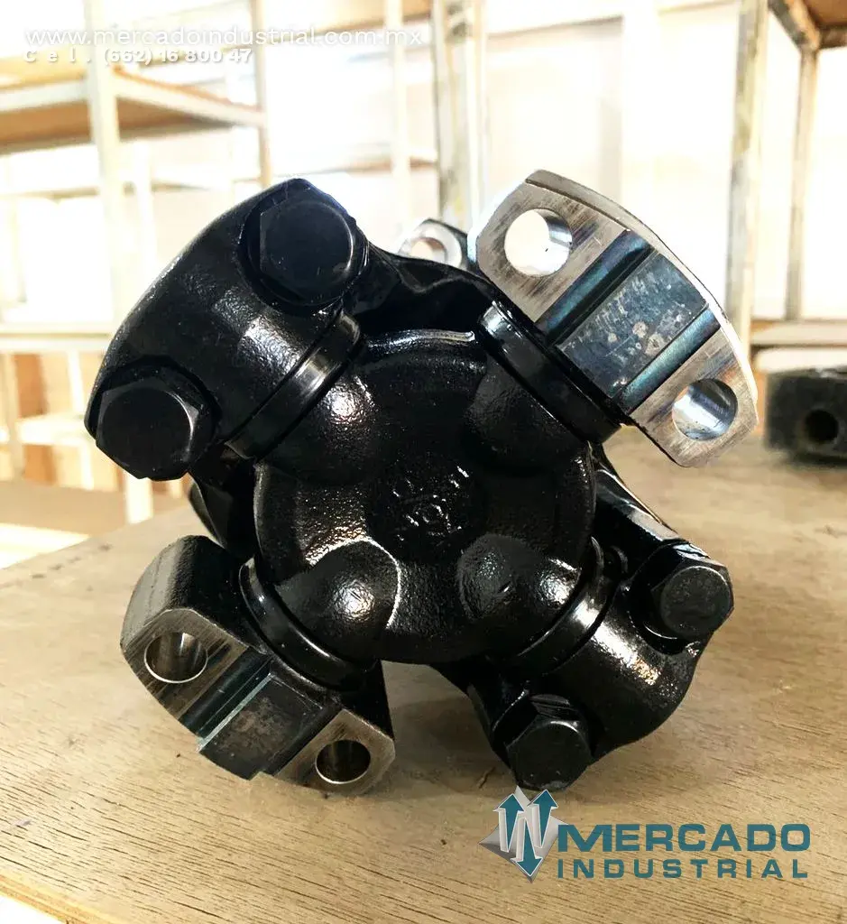 Komatsu 134-12-71110 UNIVERSAL JOINT (D61EX-15) - imagen 1