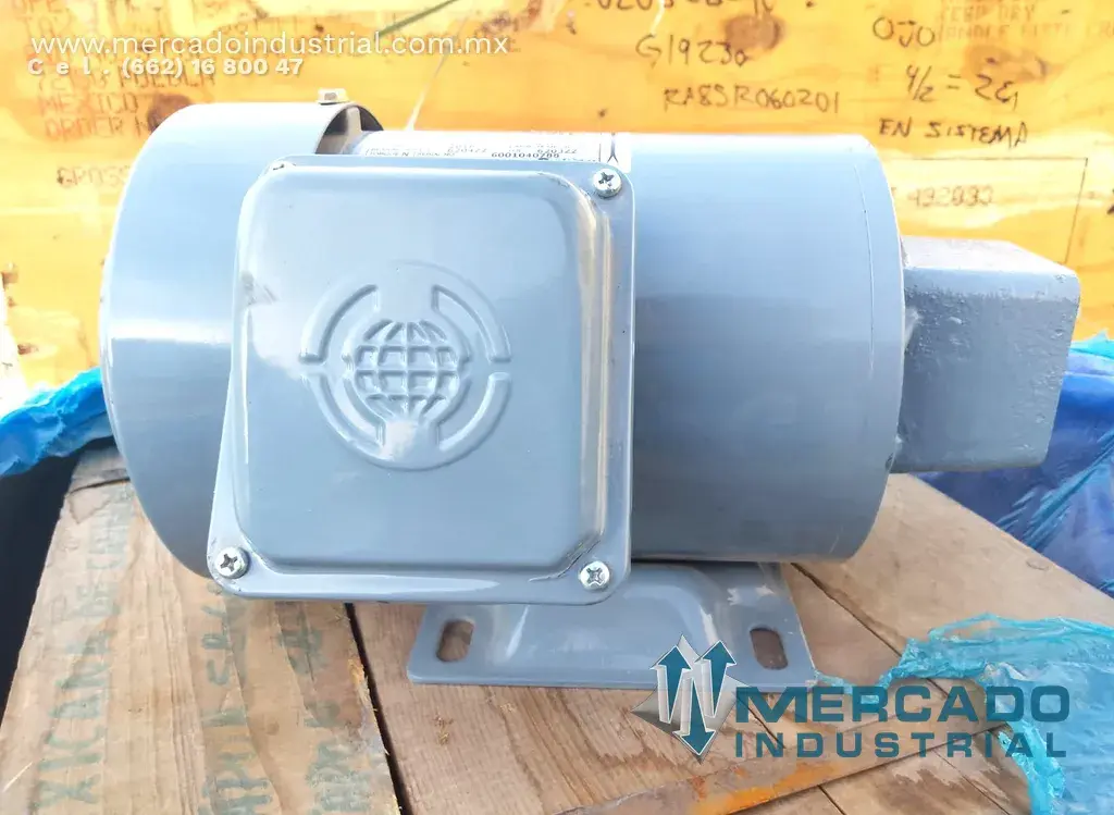 Motor de inducción trifásico 1 HP 4 polos 1720 RPM marca NOP - imagen 1