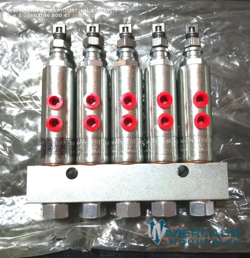 Komatsu 581-96-19530 INJECTOR (HD785-5) - imagen 1