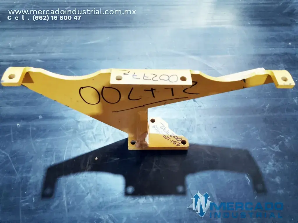 Komatsu 561-02-73140 BRACKET (HD785-5WT) - imagen 1