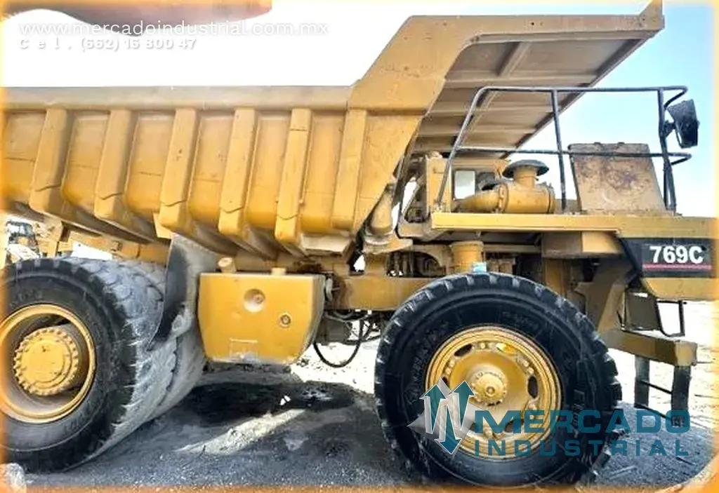 Camión yucle modelo 769C marca Caterpillar - imagen 1